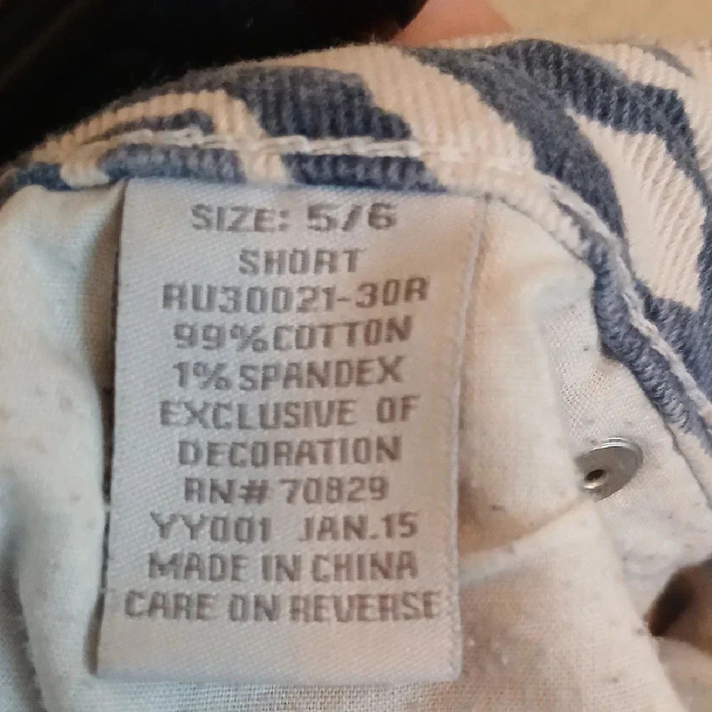Rue21 Geometric Blue & White Jean Shorts Women's 5/6